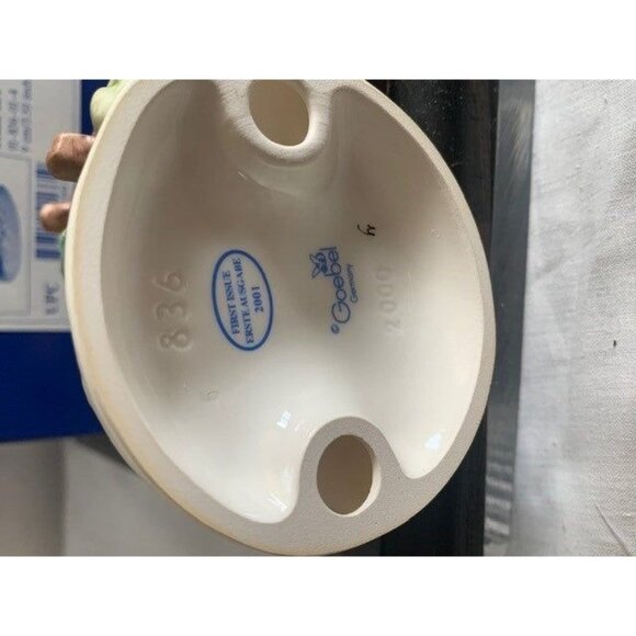 Hummel Afternoon Nap figure 836 3.5 inches with box - Picture 5 of 10